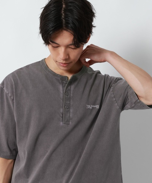 GLOBAL WORK(グローバルワーク)の「ピグメントヘンリーネックTシャツ/1054516(Tシャツ/カットソー・メンズ・ダークブラウン/オフホワイト/チャコールグレー/グリーン系その他6・SMALL/MEDIUM/LARGE)」の2枚目の写真
