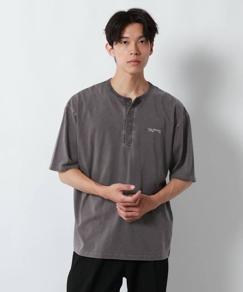 GLOBAL WORK(グローバルワーク)の「ピグメントヘンリーネックTシャツ/1054516(Tシャツ/カットソー・メンズ・ダークブラウン/オフホワイト/チャコールグレー/グリーン系その他6・SMALL/MEDIUM/LARGE)」の15枚目の写真