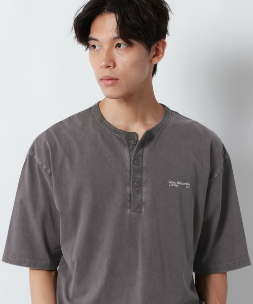 GLOBAL WORK(グローバルワーク)の「ピグメントヘンリーネックTシャツ/1054516(Tシャツ/カットソー・メンズ・ダークブラウン/オフホワイト/チャコールグレー/グリーン系その他6・SMALL/MEDIUM/LARGE)」の16枚目の写真
