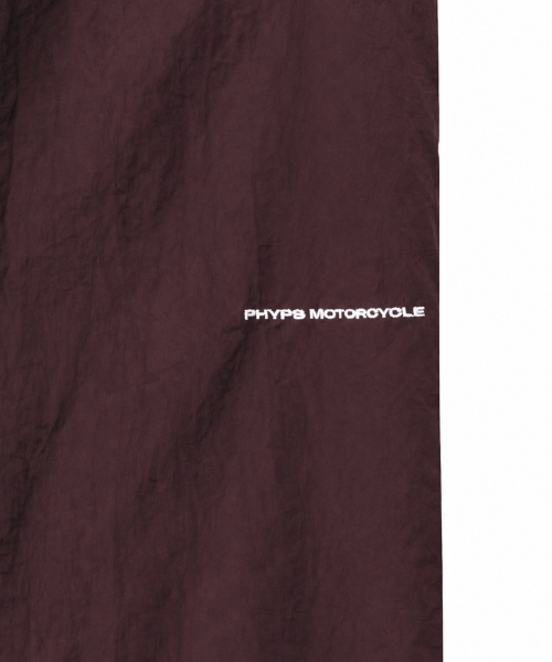 PHYPS MOTORCYCLE（フィップスモーターサイクル）の「[キムガンジ x ピップスモーターサイクル] ベーシックロゴナイロントラックパンツバーガンディ（スウェットパンツ・メンズ・その他・SMALL/MEDIUM/LARGE/X-LARGE）」の10枚目の写真