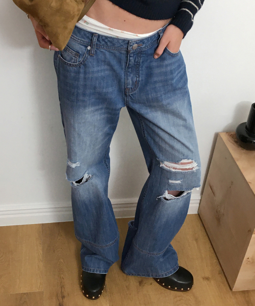 BITTER CELLS(ビターセルズ)の「ジェナデストロイドデニムパンツ-ブルー(デニムパンツ・レディース・その他・SMALL/MEDIUM/LARGE)」の1枚目の写真