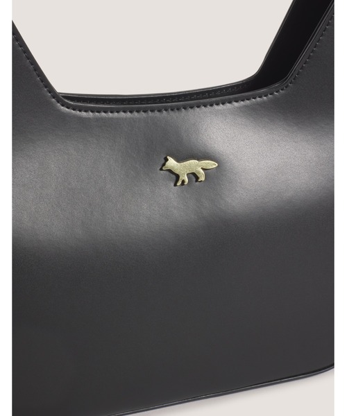Maison Kitsune(メゾンキツネ)の「INARE BAG(ショルダーバッグ・メンズ・ライトベージュ/ブラック・U)」の6枚目の写真