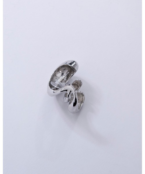 Ellno Loset(エルノロゼット)の「【左耳用】triple twist silver pierce/トリプルツイストシルバーピアス(ピアス(片耳用)・メンズ・シルバー・FREE)」の2枚目の写真