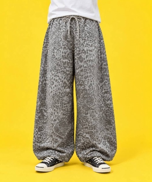 KAMINARI_TOKIO(カミナリトキオ)の「レオパード柄裾ドロストワイドパンツ(チノパンツ・レディース・フューシャピンク/ピンク/チャコールグレー/ブラウン/グレー・FREE)」の1枚目の写真