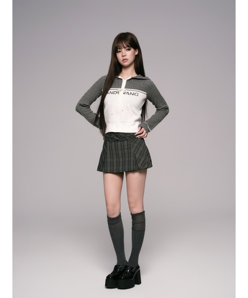 andwang(アンドワン)の「Varsity Pleated Mini Skirt(スカート・レディース・グレー/ダークグレー・MEDIUM/SMALL)」の15枚目の写真