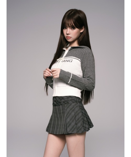 andwang(アンドワン)の「Varsity Pleated Mini Skirt(スカート・レディース・グレー/ダークグレー・MEDIUM/SMALL)」の18枚目の写真