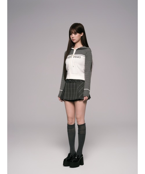 andwang(アンドワン)の「Varsity Pleated Mini Skirt(スカート・レディース・グレー/ダークグレー・MEDIUM/SMALL)」の20枚目の写真