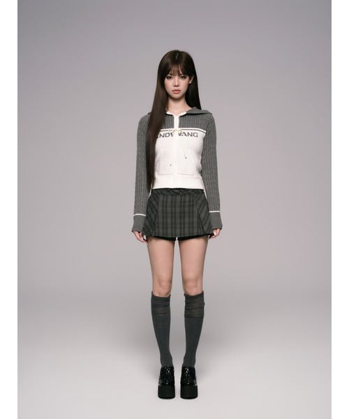 andwang(アンドワン)の「Varsity Pleated Mini Skirt(スカート・レディース・グレー/ダークグレー・MEDIUM/SMALL)」の22枚目の写真