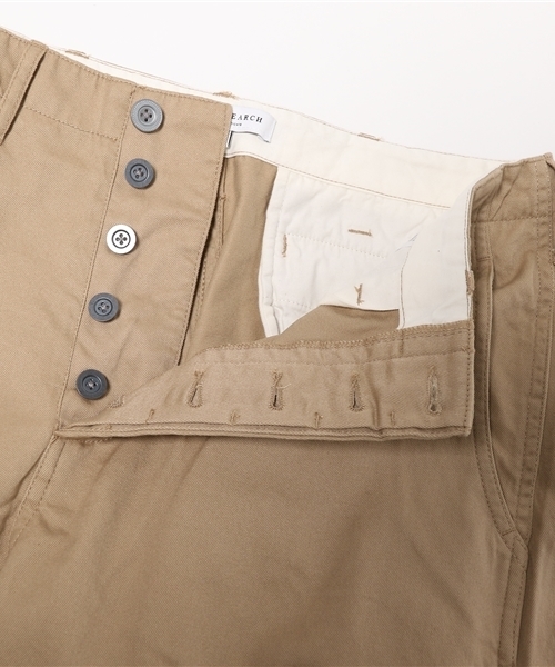 URBAN RESEARCH(アーバンリサーチ)の「UR WORK CHINO TROUSER(チノパンツ・メンズ・ベージュ/カーキ・LARGE/MEDIUM)」の3枚目の写真