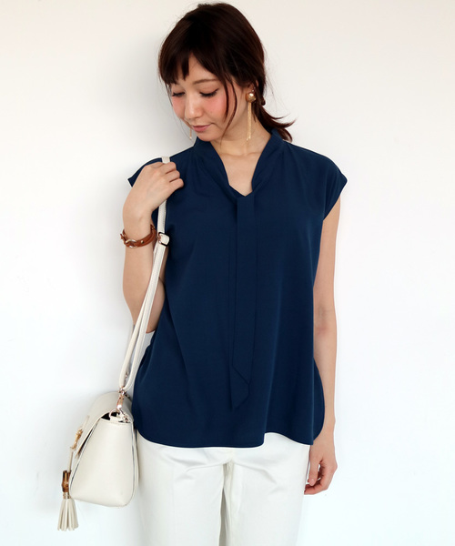 N.(N. Natural Beauty Basic)(エヌエヌナチュラルビューティーベーシック)の「リボンタイブラウス(シャツ/ブラウス・レディース・ネイビー/ホワイト/ピンク/ホワイト系その他・MEDIUM)」の3枚目の写真