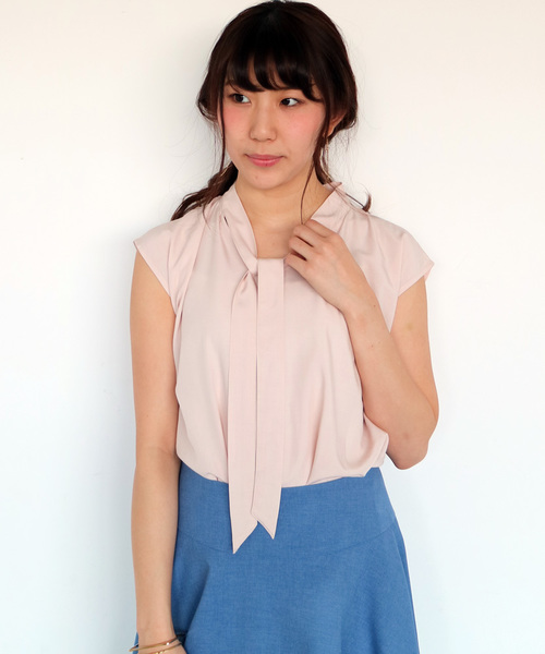 N.(N. Natural Beauty Basic)(エヌエヌナチュラルビューティーベーシック)の「リボンタイブラウス(シャツ/ブラウス・レディース・ネイビー/ホワイト/ピンク/ホワイト系その他・MEDIUM)」の4枚目の写真