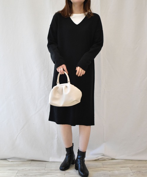 RANAN（ラナン）の「カシミヤタッチニットワンピース（ワンピース・レディース・ブラウン/グリーン系その他/ネイビー/ブラック/グレー系その他/チャコールグレー/グレー×ホワイト/グレー/ブラウン系その他/モカ/ブルー系その他/キャメル/ベージュ系その他/レッド系その他/ブルー系その他2/グレー系その他2/ラベンダー・LARGE/X-LARGE/XX-LARGE/MEDIUM）」の2枚目の写真