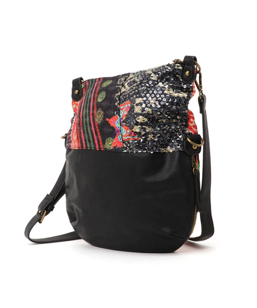 Desigual（デシグアル）の「「Desigual/デシグアル」バッグ（ショルダーバッグ・レディース・レッド系その他・ONE SIZE）」の2枚目の写真