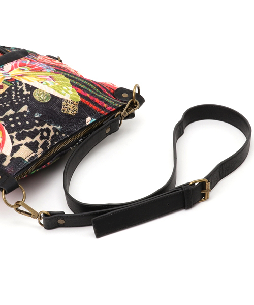 Desigual（デシグアル）の「「Desigual/デシグアル」バッグ（ショルダーバッグ・レディース・レッド系その他・ONE SIZE）」の4枚目の写真