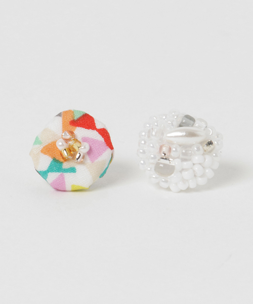 TONE SELECT GOODS(トーンセレクトグッズ)の「【ouka no mori】Dancing flowerピアス(ピアス(両耳用)・レディース・ブルー/ピンク/レッド/レッド系その他/イエロー系その他/その他/マルチ・FREE)」の1枚目の写真