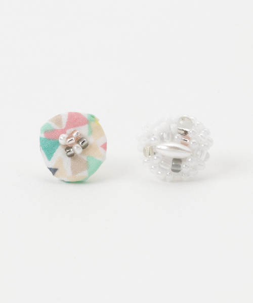 TONE SELECT GOODS(トーンセレクトグッズ)の「【ouka no mori】Dancing flowerピアス(ピアス(両耳用)・レディース・ブルー/ピンク/レッド/レッド系その他/イエロー系その他/その他/マルチ・FREE)」の4枚目の写真