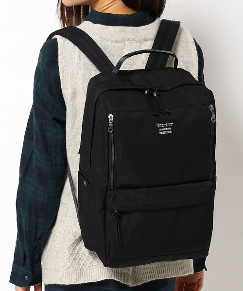 LBC（エルビーシー）の「縦ZIPベーシックバックパック（バックパック/リュック・レディース・グレー/ベージュ/ブラック・ONE SIZE）」の2枚目の写真