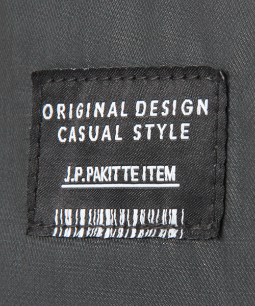 LBC（エルビーシー）の「縦ZIPベーシックバックパック（バックパック/リュック・レディース・グレー/ベージュ/ブラック・ONE SIZE）」の11枚目の写真