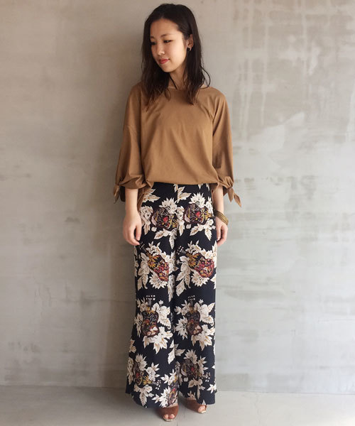 HELIOPOLE(エリオポール)の「袖コンシャスプルオーバー(Tシャツ/カットソー・レディース・ホワイト/キャメル/ブラック/ボルドー・38)」の13枚目の写真