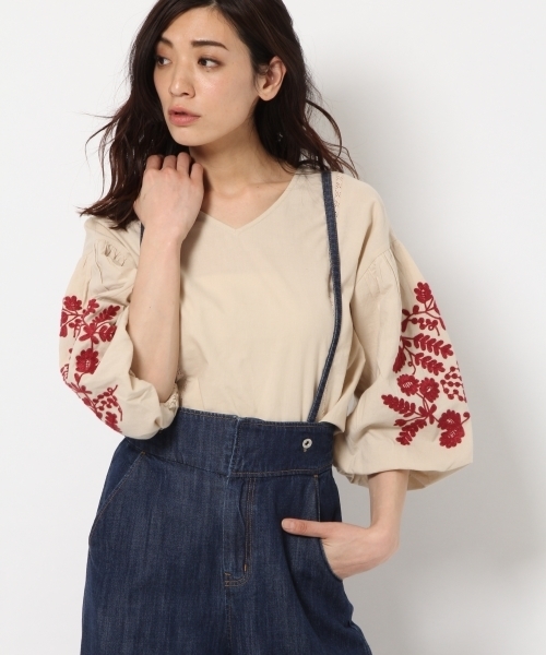 laboratory work（ラボラトリーワーク）の「チェーン刺繍ブラウス（シャツ/ブラウス・レディース・オフホワイト/ブラック/ベージュ・MEDIUM）」の4枚目の写真