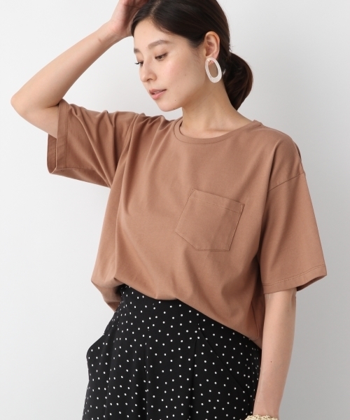 LEPSIM（レプシィム）の「USA/コットンポケツキビッグTシャツ　799469（Tシャツ/カットソー・レディース・オフホワイト/ホワイト×ブラック/ブラック/パープル/ブラウン・FREE）」の4枚目の写真