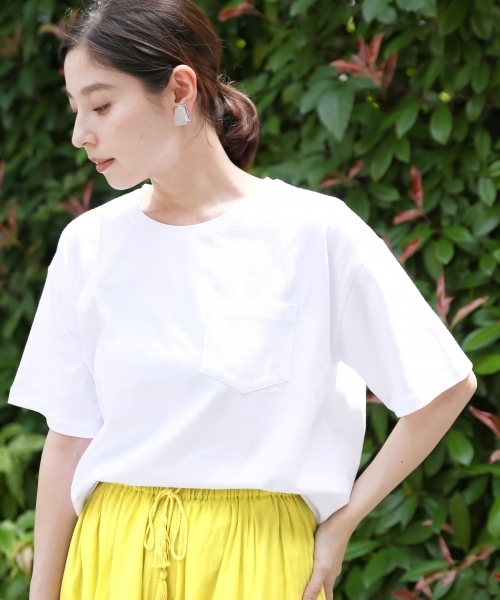 LEPSIM（レプシィム）の「USA/コットンポケツキビッグTシャツ　799469（Tシャツ/カットソー・レディース・オフホワイト/ホワイト×ブラック/ブラック/パープル/ブラウン・FREE）」の2枚目の写真