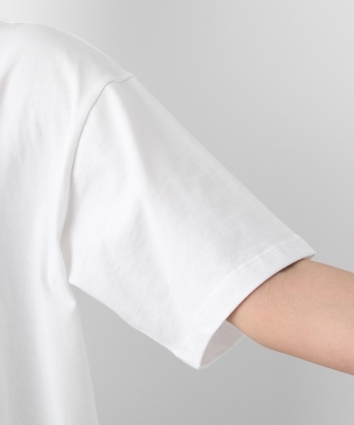 LEPSIM（レプシィム）の「USA/コットンポケツキビッグTシャツ　799469（Tシャツ/カットソー・レディース・オフホワイト/ホワイト×ブラック/ブラック/パープル/ブラウン・FREE）」の21枚目の写真