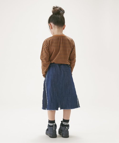 Otonato(オトナト)の「ワッペンボーダーTシャツ(Tシャツ/カットソー・キッズ・ブラウン/オフホワイト・90/120/80/100/130/110/140/95)」の4枚目の写真