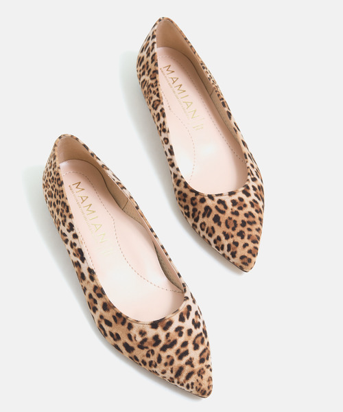 MAMIAN（マミアン）の「iCoN COLORS / ポインテッドトゥ スエード フラットパンプス（パンプス・レディース・ブラック/ライトベージュ/ライトピンク/ブルー/レオパード/ブルー系その他/ダークブラウン/グレイッシュベージュ/ボルドー/ベージュ系その他/ピンク/モカ/グレー/チャコールグレー・22.5cm/23.0cm/23.5cm/24.0cm/24.5cm/25.0cm）」の14枚目の写真