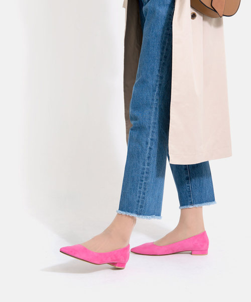 MAMIAN（マミアン）の「iCoN COLORS / ポインテッドトゥ スエード フラットパンプス（パンプス・レディース・ブラック/ライトベージュ/ライトピンク/ブルー/レオパード/ブルー系その他/ダークブラウン/グレイッシュベージュ/ボルドー/ベージュ系その他/ピンク/モカ/グレー/チャコールグレー・22.5cm/23.0cm/23.5cm/24.0cm/24.5cm/25.0cm）」の12枚目の写真