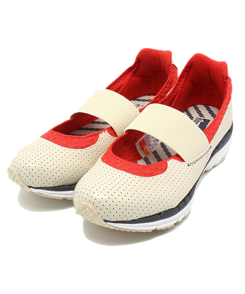 PUMA（プーマ）の「ボディートレイン NEO バレー パーフ (WOMEN) - Body Train（スニーカー・レディース・ホワイト/ブルー/アイボリー・25cm/24cm/22.5cm/23.5cm/24.5cm/23cm/25.5cm）」の2枚目の写真