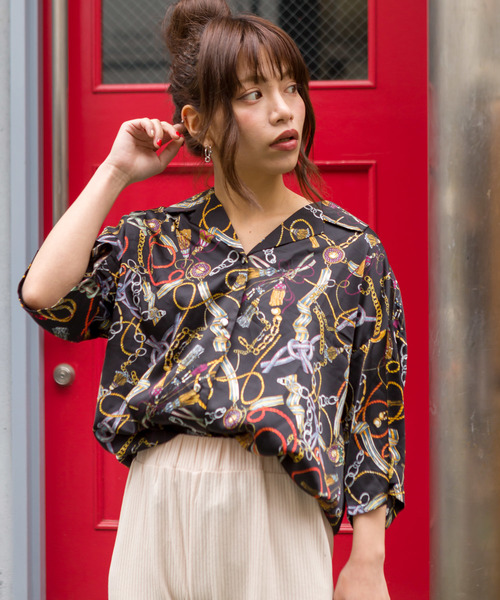 SpRay（スプレイ）の「スカーフ柄オープンカラーシャツ（シャツ