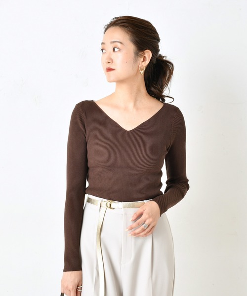 DouDou（ドゥドゥ）の「ゆるVプルオーバー（ニット/セーター・レディース・オフホワイト/ブラック/ダークブラウン/グレイッシュベージュ/ブラウン系その他/ブルー・FREE）」の5枚目の写真