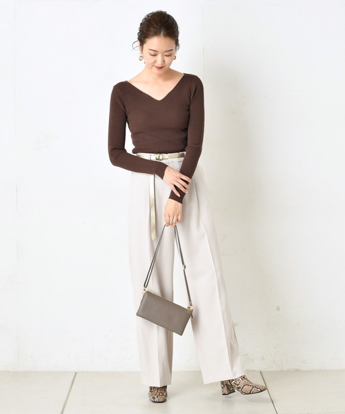 DouDou（ドゥドゥ）の「ゆるVプルオーバー（ニット/セーター・レディース・オフホワイト/ブラック/ダークブラウン/グレイッシュベージュ/ブラウン系その他/ブルー・FREE）」の18枚目の写真