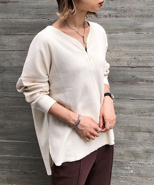 PAGEBOY（ページボーイ）の「ホックヘンリーネックプルオーバー（Tシャツ/カットソー・レディース・オフホワイト/ブラック/ブラック系その他/ベージュ・FREE）」の5枚目の写真