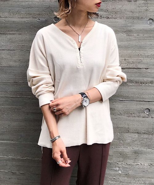 PAGEBOY（ページボーイ）の「ホックヘンリーネックプルオーバー（Tシャツ/カットソー・レディース・オフホワイト/ブラック/ブラック系その他/ベージュ・FREE）」の6枚目の写真