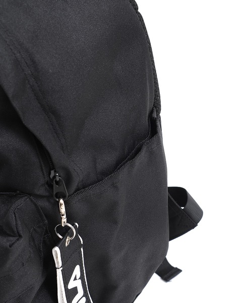 FILA(フィラ)の「FILA/フィラ ブランド ロゴ ワッペン ダブルポケット リュックサック バックパック 20L(バックパック/リュック・レディース・ブラック×ホワイト/ブラック×イエロー/ブラック×ピンク/トリコロール・FREE)」の20枚目の写真