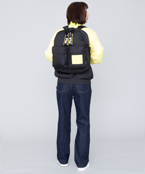 FILA(フィラ)の「FILA/フィラ ブランド ロゴ ワッペン ダブルポケット リュックサック バックパック 20L(バックパック/リュック・レディース・ブラック×ホワイト/ブラック×イエロー/ブラック×ピンク/トリコロール・FREE)」の9枚目の写真