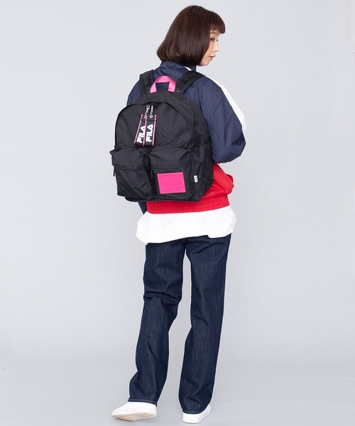 FILA(フィラ)の「FILA/フィラ ブランド ロゴ ワッペン ダブルポケット リュックサック バックパック 20L(バックパック/リュック・レディース・ブラック×ホワイト/ブラック×イエロー/ブラック×ピンク/トリコロール・FREE)」の13枚目の写真