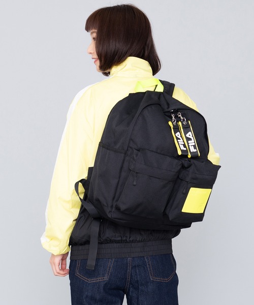 FILA(フィラ)の「FILA/フィラ ブランド ロゴ ワッペン ダブルポケット リュックサック バックパック 20L(バックパック/リュック・レディース・ブラック×ホワイト/ブラック×イエロー/ブラック×ピンク/トリコロール・FREE)」の8枚目の写真
