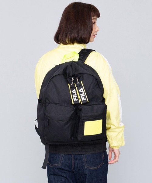 FILA(フィラ)の「FILA/フィラ ブランド ロゴ ワッペン ダブルポケット リュックサック バックパック 20L(バックパック/リュック・レディース・ブラック×ホワイト/ブラック×イエロー/ブラック×ピンク/トリコロール・FREE)」の5枚目の写真