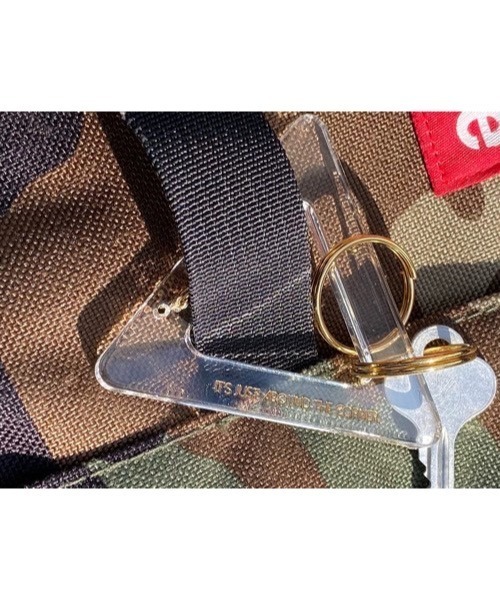 tone(トーン)の「【KuKuLu TOKYO】Road guide triangle カラビナ(キーホルダー・レディース・ライトグレー/ブラウン/シルバー/アイボリー/ホワイト系その他/グリーン系その他/オレンジ系その他/クリア/ピンク/ライム・FREE)」の10枚目の写真