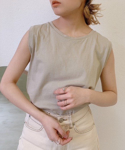 VANNIE U(ヴァニーユー)の「バックリボンノースリーブTee(Tシャツ/カットソー・レディース・ブラック/ライトグリーン/ブラウン/ベージュ・FREE)」の2枚目の写真