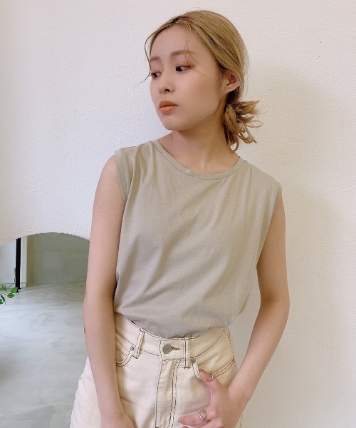 VANNIE U(ヴァニーユー)の「バックリボンノースリーブTee(Tシャツ/カットソー・レディース・ブラック/ライトグリーン/ブラウン/ベージュ・FREE)」の13枚目の写真