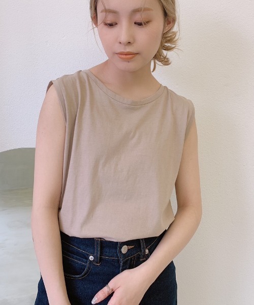 VANNIE U(ヴァニーユー)の「バックリボンノースリーブTee(Tシャツ/カットソー・レディース・ブラック/ライトグリーン/ブラウン/ベージュ・FREE)」の8枚目の写真