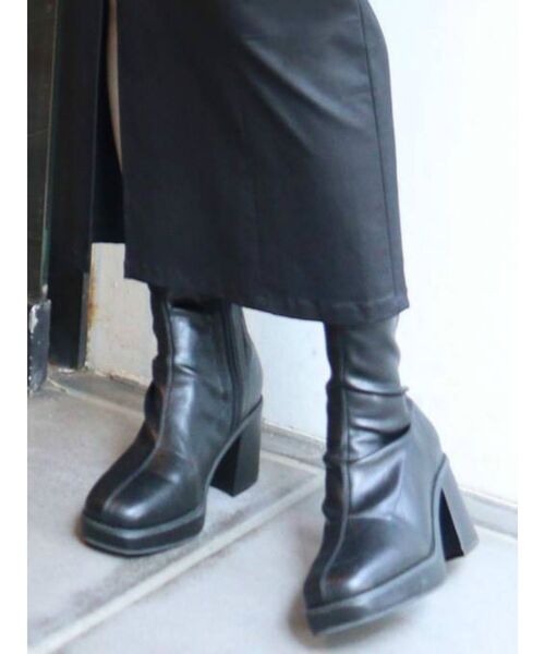 MURUA(ムルーア)の「チャンキーストレッチブーツ(ブーツ・レディース・ブラック/ブラウン/アイボリー・35/36/37)」の3枚目の写真