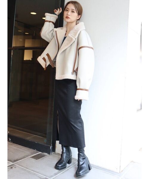 MURUA(ムルーア)の「チャンキーストレッチブーツ(ブーツ・レディース・ブラック/ブラウン/アイボリー・35/36/37)」の14枚目の写真