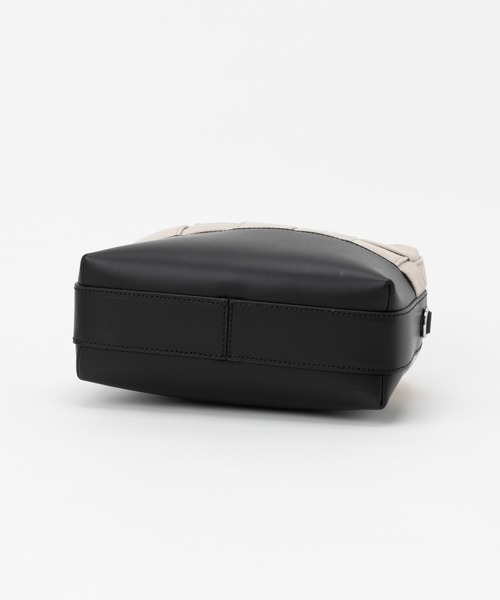 IACUCCI ブラック メッシュ ハンドバッグ IACUCCI ブラック メッシュ ハンドバッグ イアクッチの中古通販