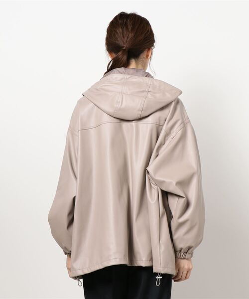 PICCIN(ピッチン)の「フェイクレザーフードブルゾン(ブルゾン・レディース・ベージュ/オフホワイト/サックスブルー・M/L)」の18枚目の写真