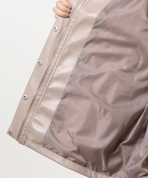 PICCIN(ピッチン)の「フェイクレザーフードブルゾン(ブルゾン・レディース・ベージュ/オフホワイト/サックスブルー・M/L)」の16枚目の写真